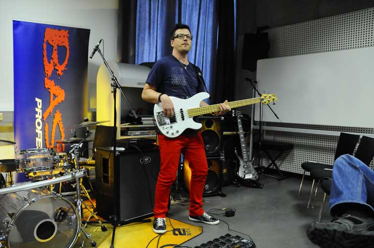 Feel the Bass 2013 Mannheim Popakademie - Bass Professor - Neuhardt